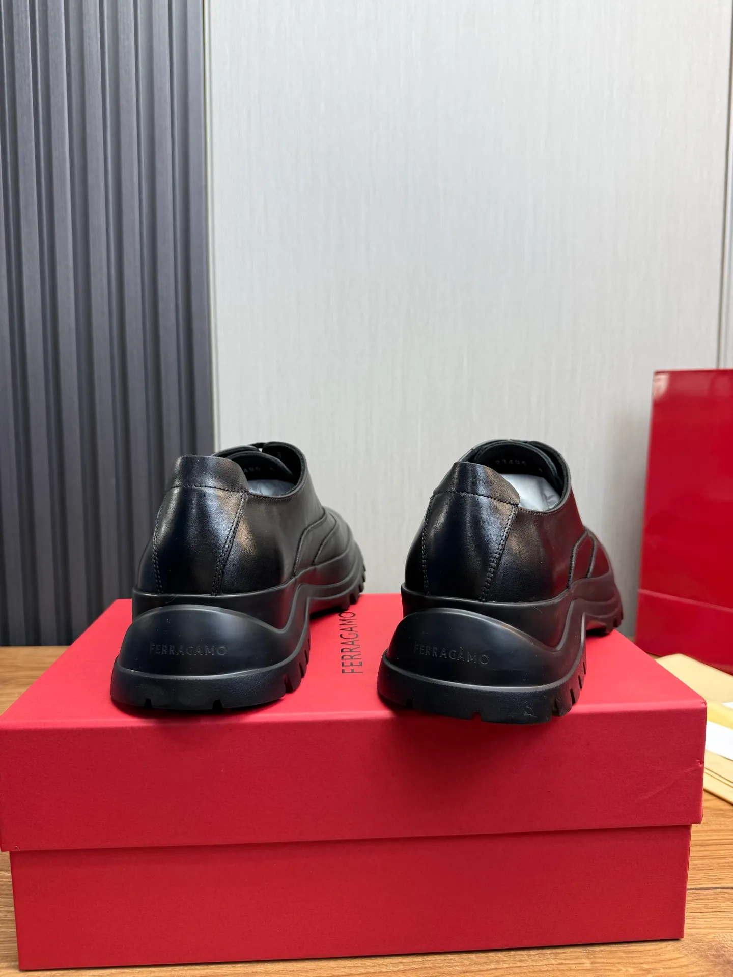Men's shoes 💰880💰 Ferragamo. [Ferragamo] Men's Loaf leather shoes, the latest hot style, 1:1 original purchase quality, top quality, imported open-edge beaded cowhide leather on the upper, hand-made three-dimensional stitching highlights the round toe design, the inner feet are made of imported cowhide, with original wear-resistant rubber outsole, matching code 39-44, (38, 45 custom-made, non-refundable)